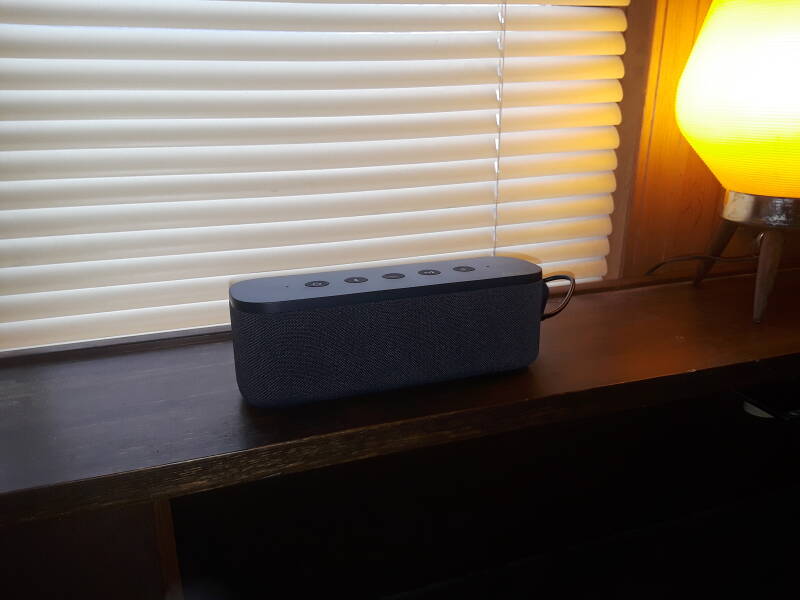 Streaming music to a Bluetooth speaker with Linux.