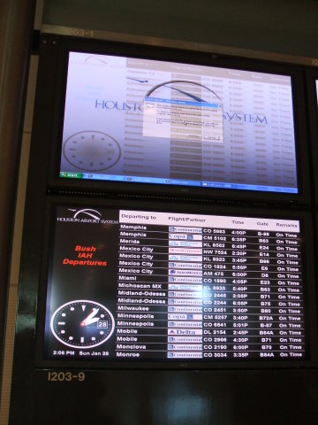 Epic fail: Crash dump screen, Houston airport flight status system.