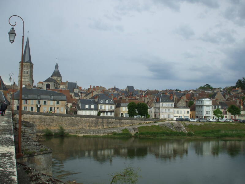 Crossing the Loire river to La Charité-sur-Loire.