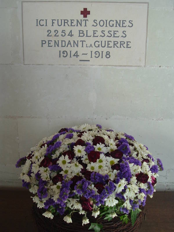 Memorial commemorating the 2,254 patients treated in the hospital in Château Chenonceau.
