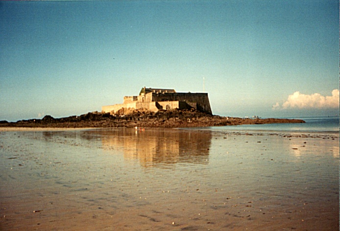 The large tides move on the shore along the walled city of Saint Malo in Brittany, in France.