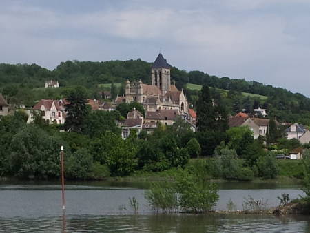 Vétheuil and the Seine River, a frequent subject of Claude Monet.