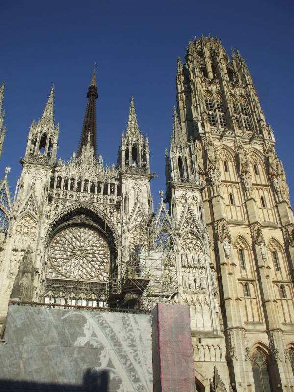 Cathédrale Notre-Dame de l'Assomption in Rouen, France on a sunny afternoon.
