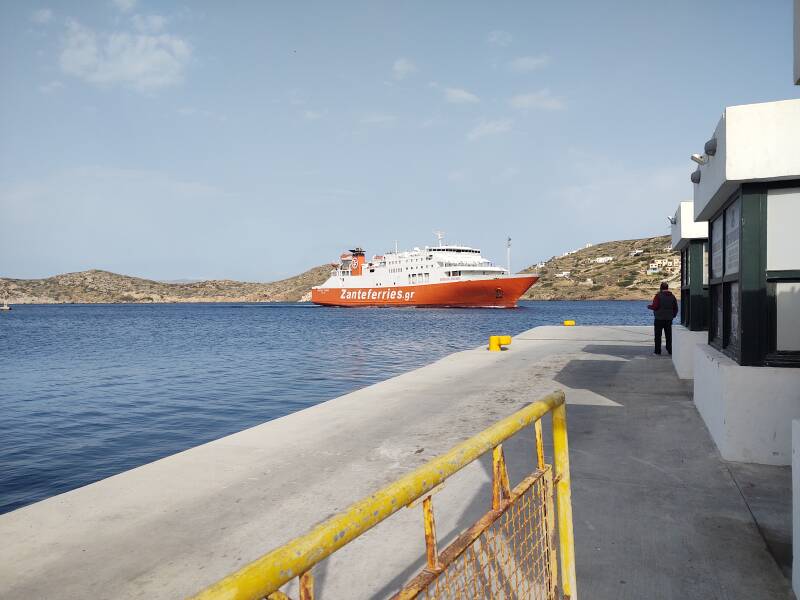 The ferry from Ios to Folegandros approaches the Ios pier.