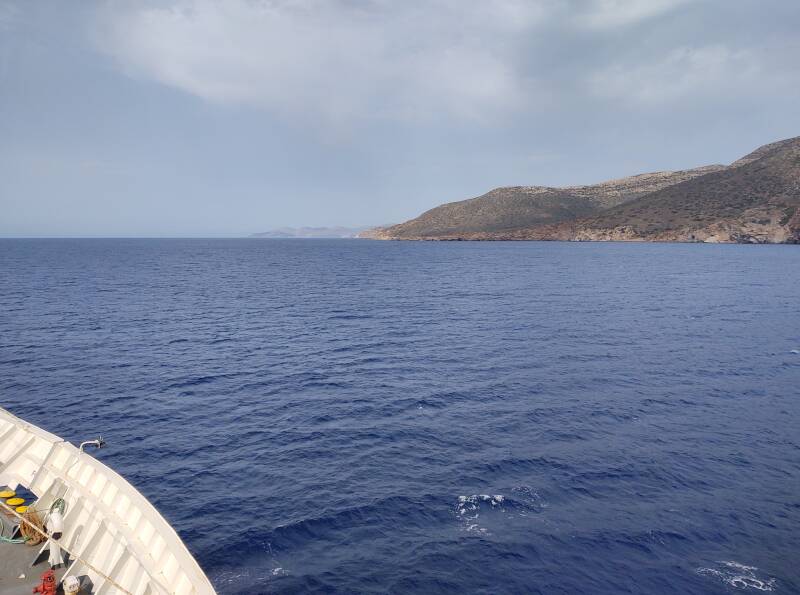 Ferry from Ios to Folegandros passing the coast of Sikinos.