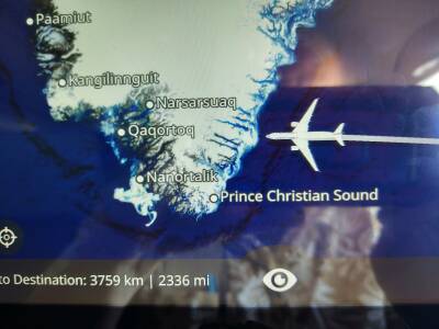 Air France moving map display while crossing Greenland, on board AF 136 2022-05-19.