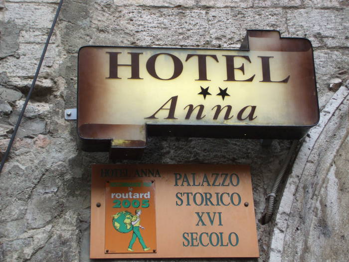 Sign at Albergo Anna in Perugia.