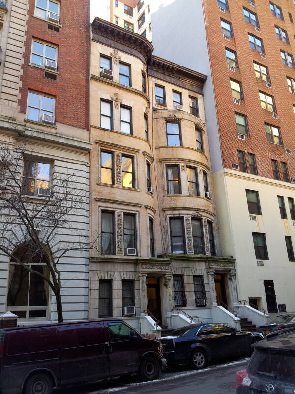 Neighborhood around Humphrey Bogart's childhood home at 245 West 103rd Street between Broadway and Riverside Park.