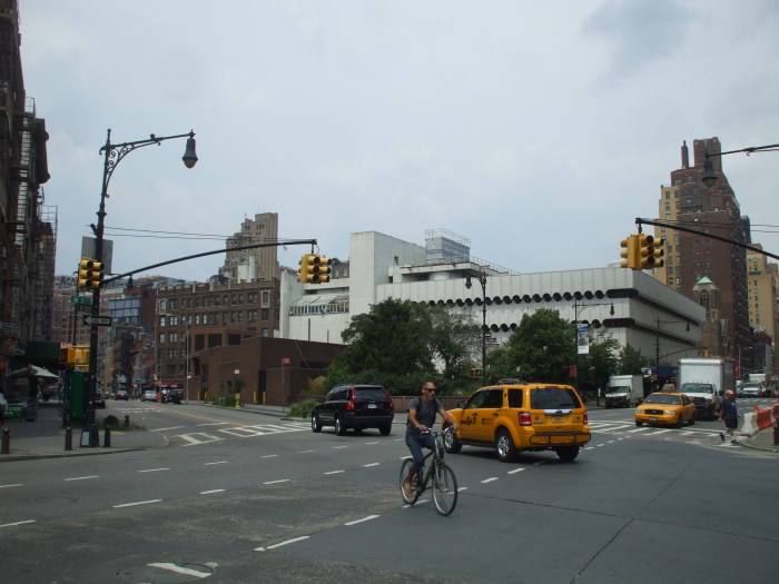 Greenwich Avenue between 7th Avenue and 12th Street during the day.