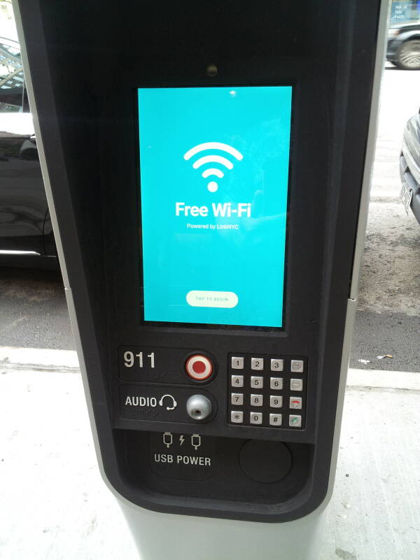 LinkNYC panel on 3rd Avenue in the Upper East Side.