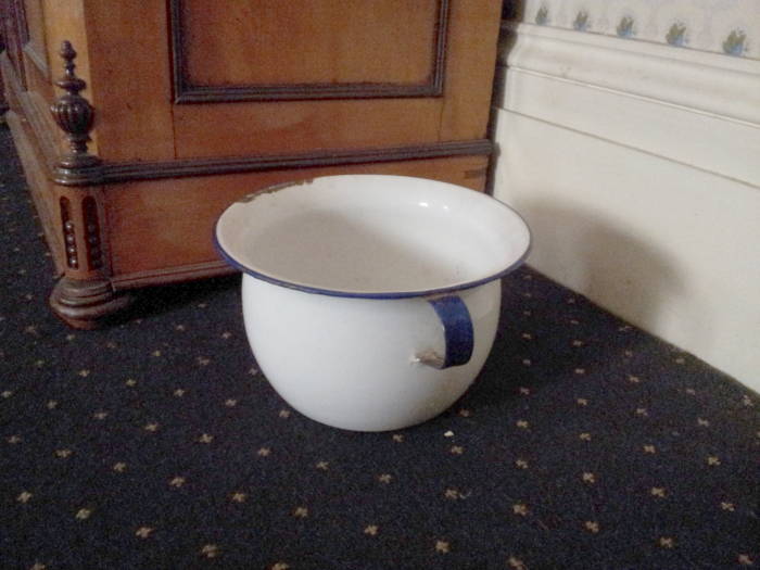 Chamber pot in the master bedroom within Theodore Roosevelt's birthplace in New York.