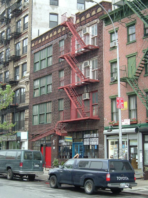 Exterior of the White House SRO hotel and hostel, March 2005.